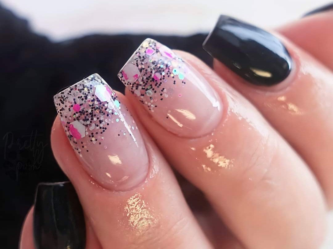 Girlfriend - Glitter Dip Powder