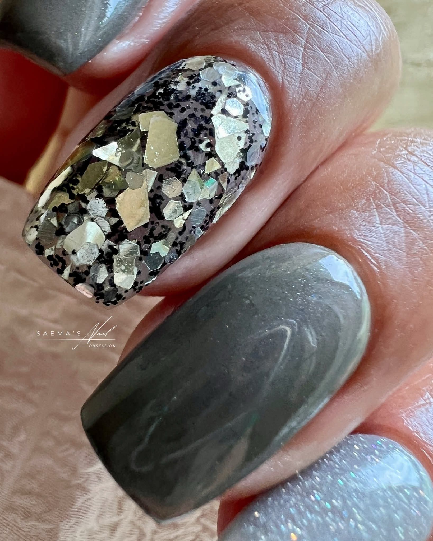 Battle Cry- Glitter Dip Powder