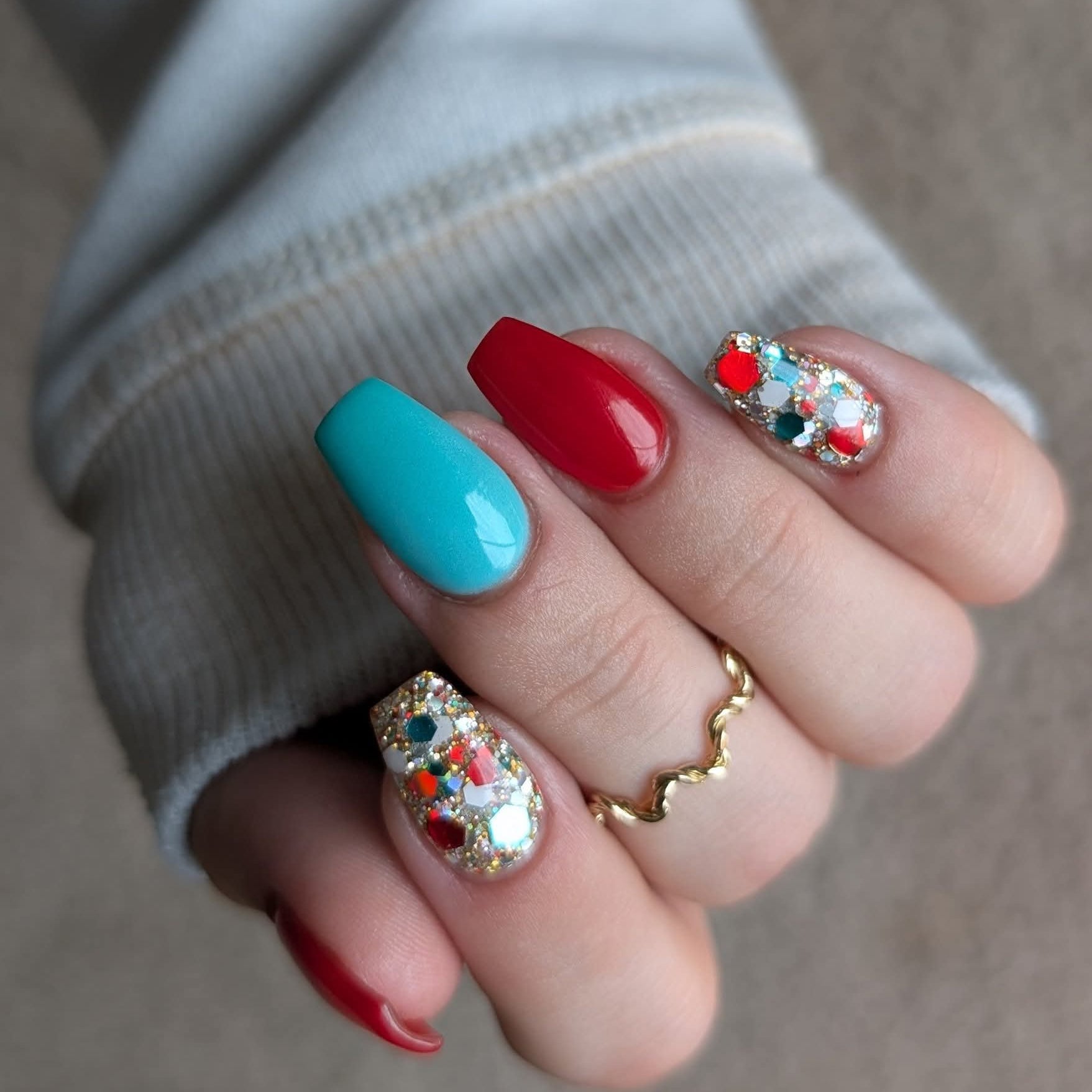 It's Beginning To Cost A Lot Like Christmas - Glitter Dip Powder