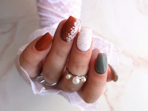 A Little Bit of Grace - Shimmer Dip Powder