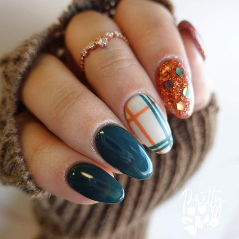 Almond Short Gelly Tips (Pre-Etched)