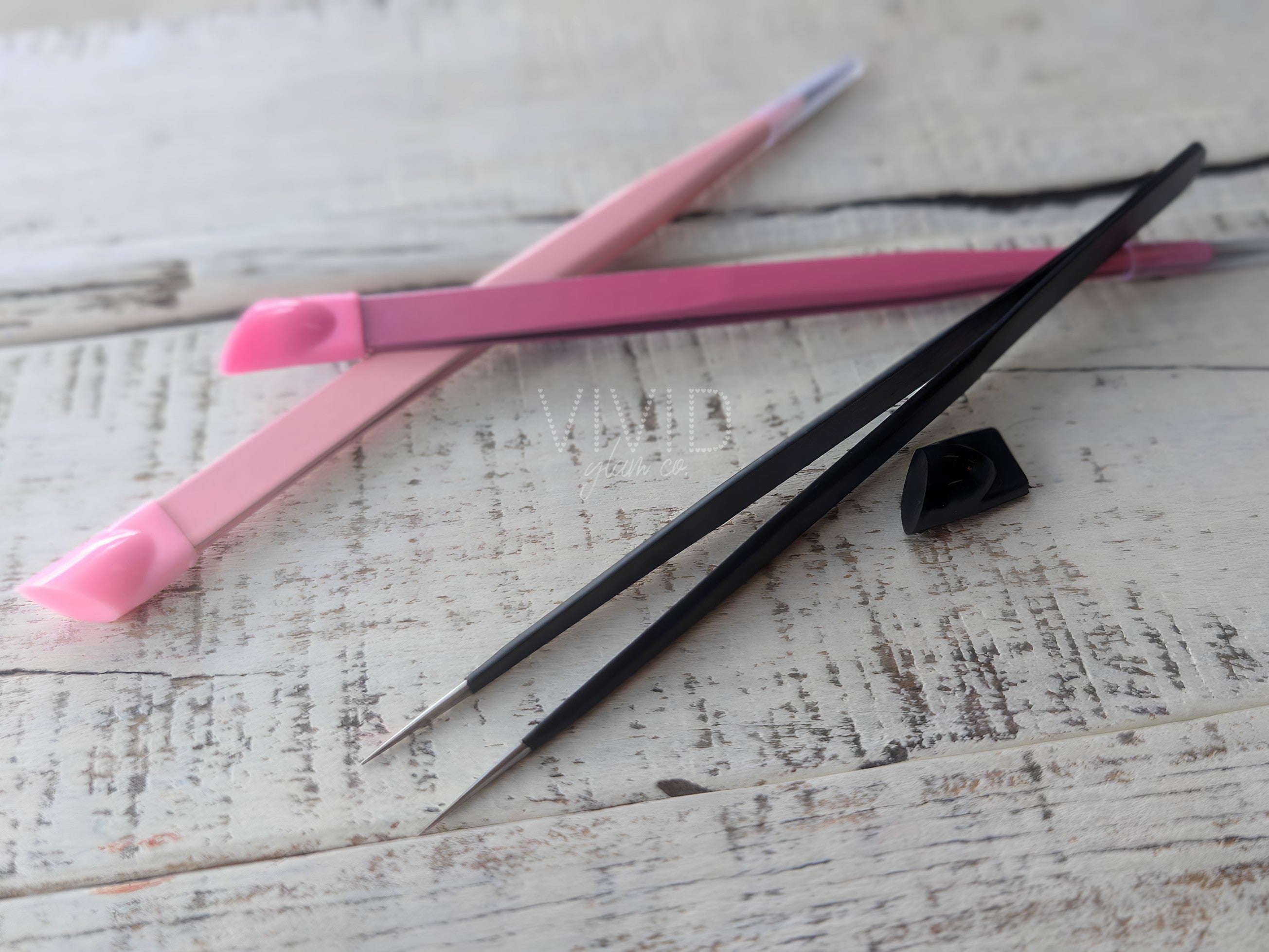 Tweezers
