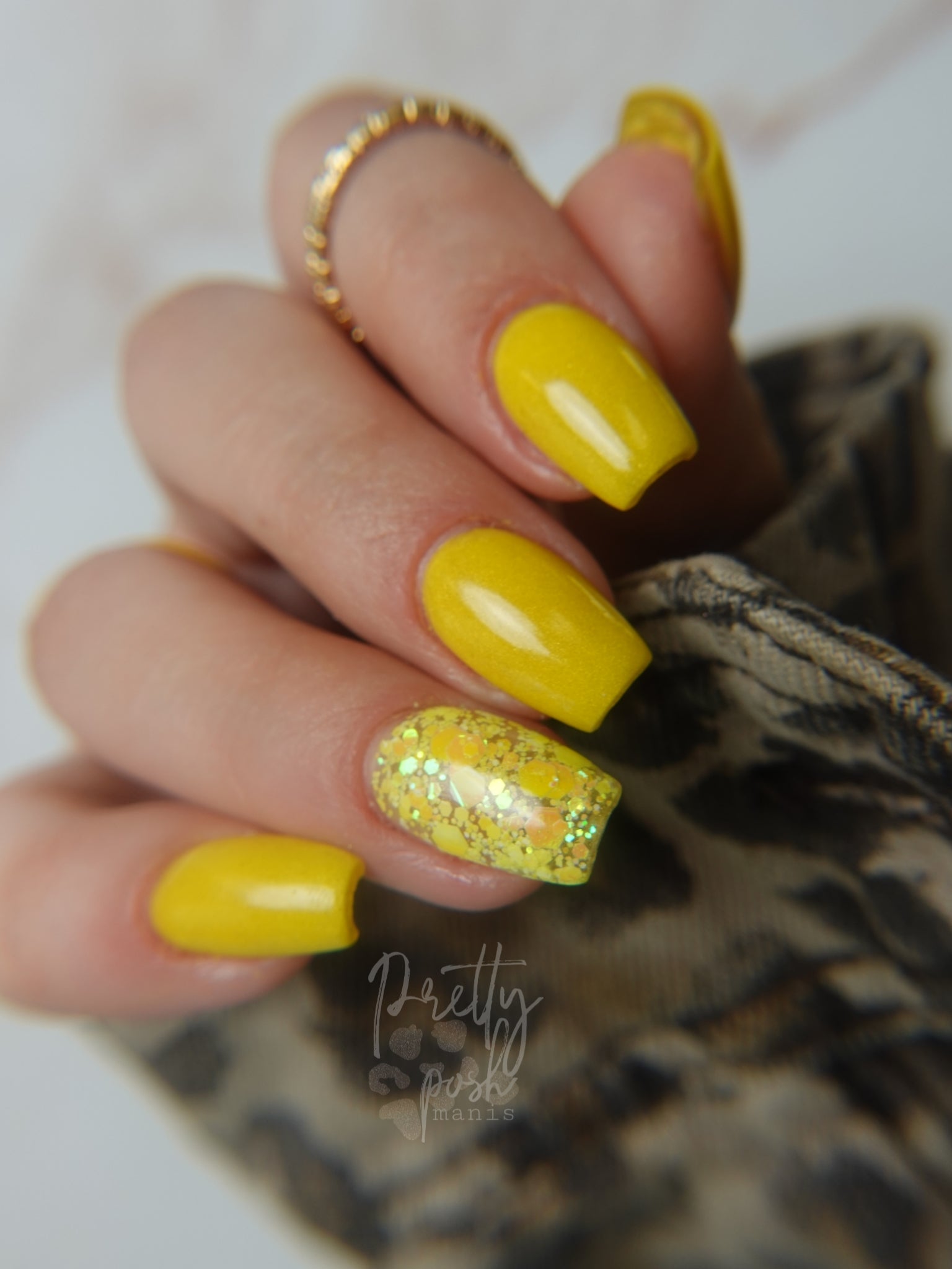 Bananas - Shimmer Dip Powder