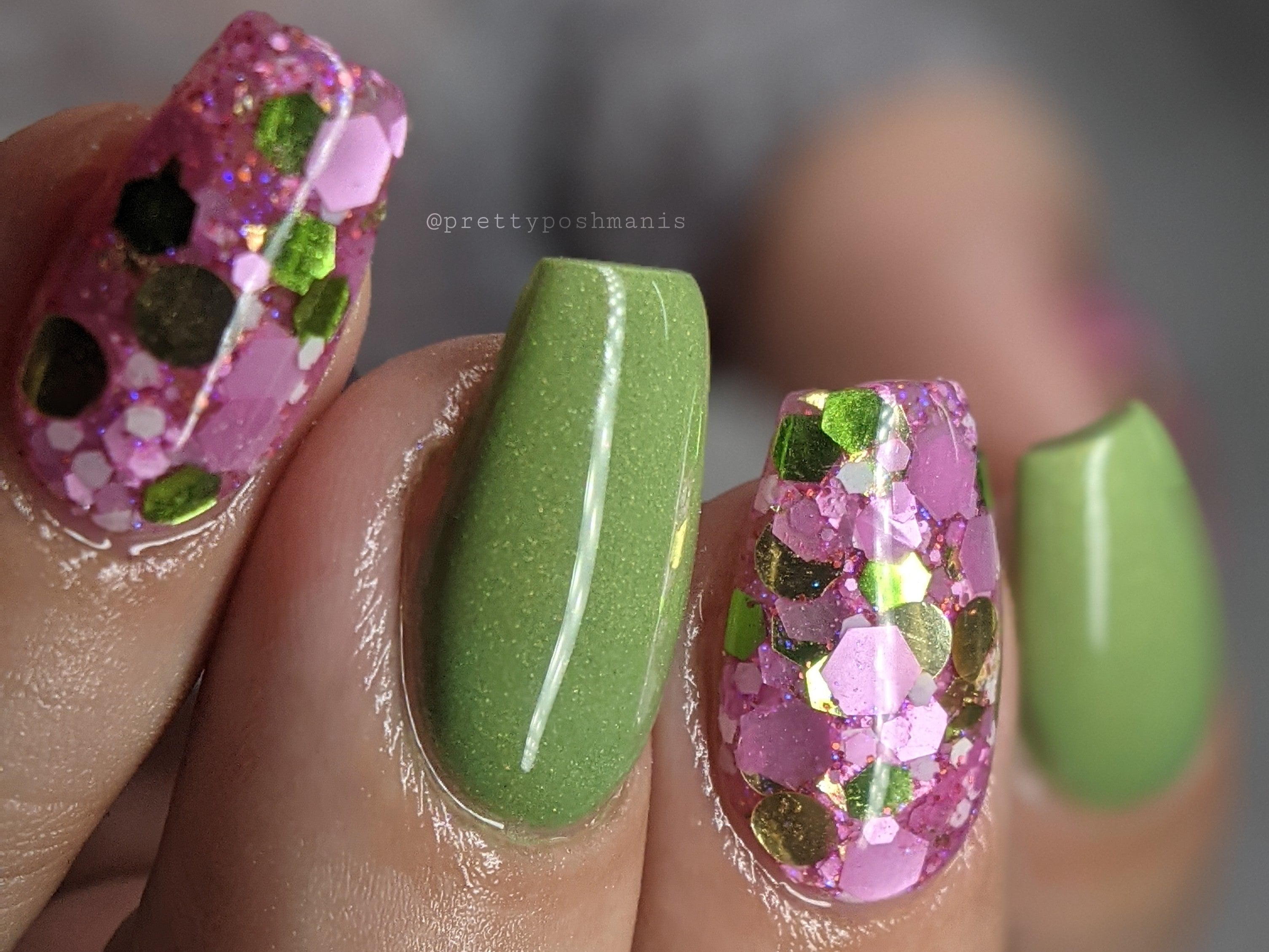 Shapeshifter - Shimmer Dip Powder
