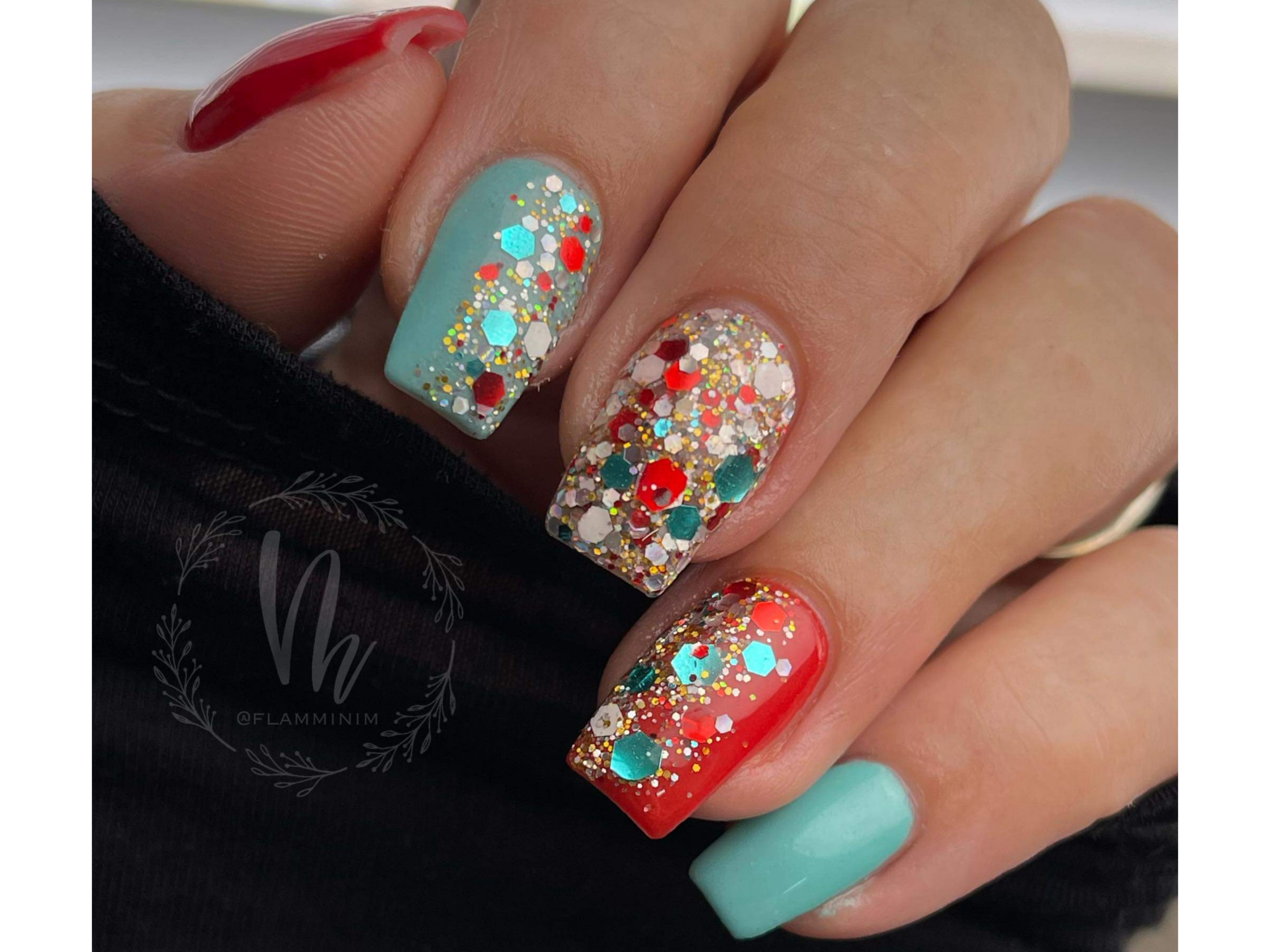 It's Beginning To Cost A Lot Like Christmas - Glitter Dip Powder
