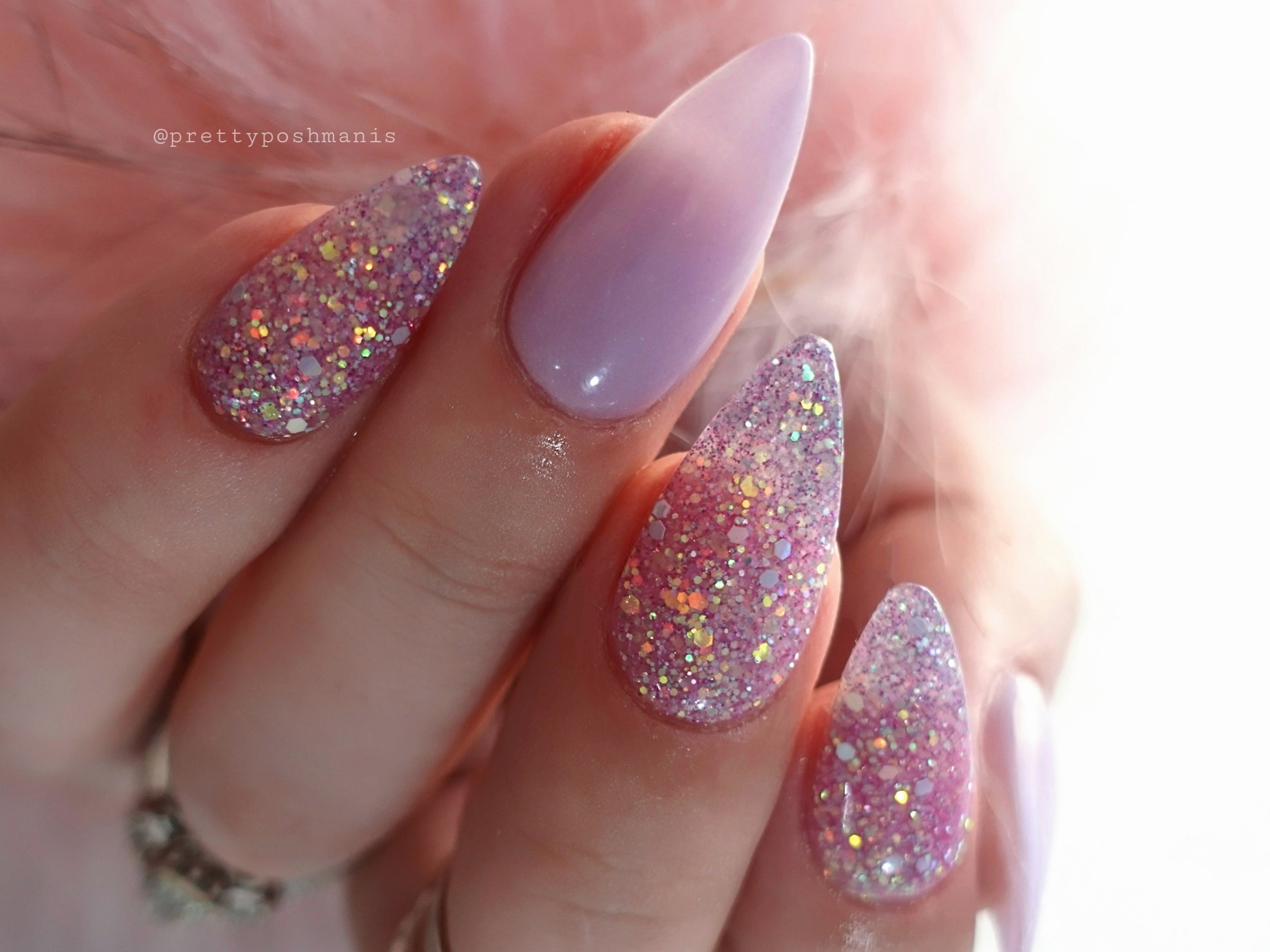 Lovely - Shimmer Dip Powder