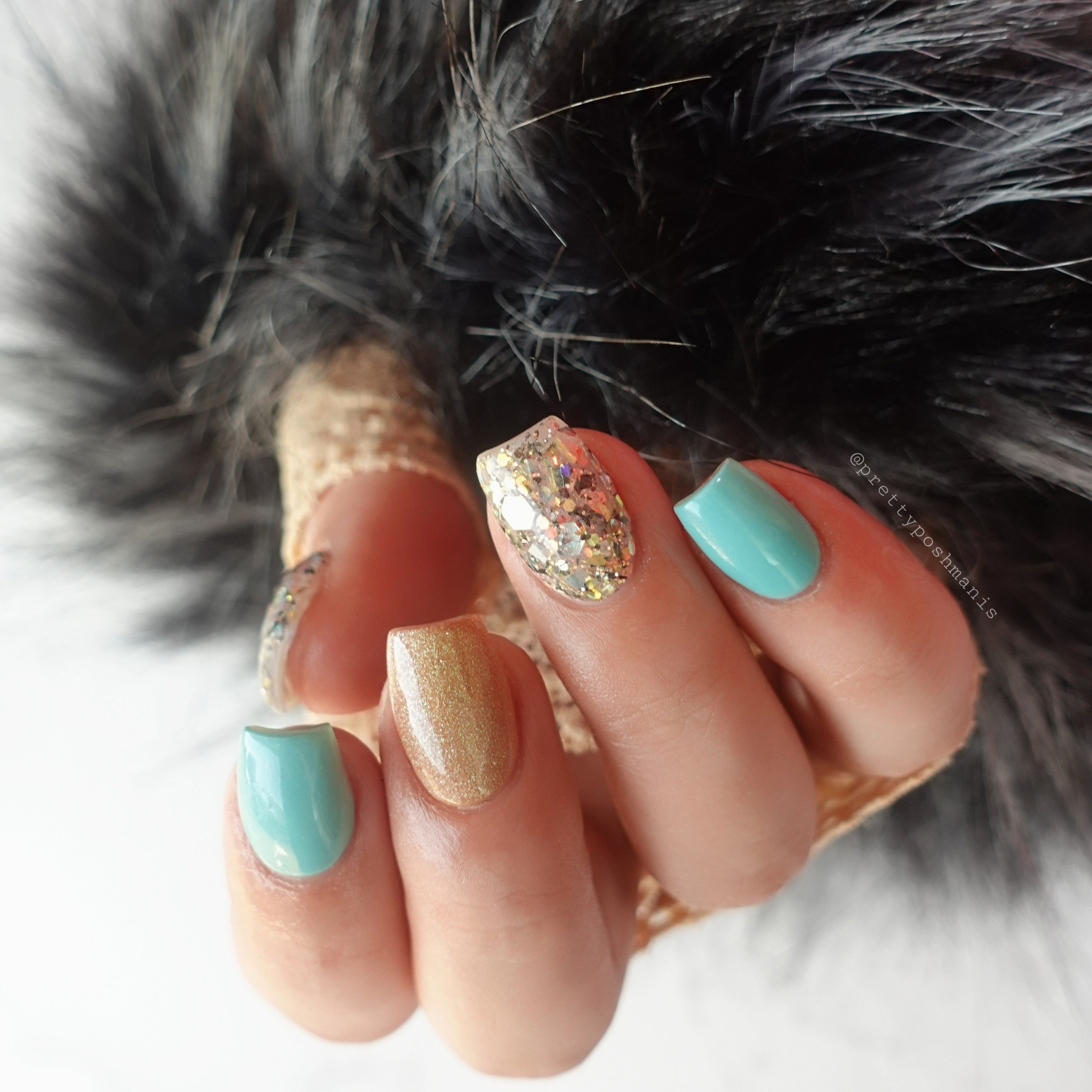 Social Butterfly - Glitter Dip Powder