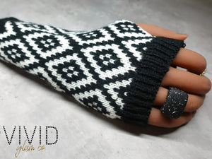 Knit Glam Glove - Aztec